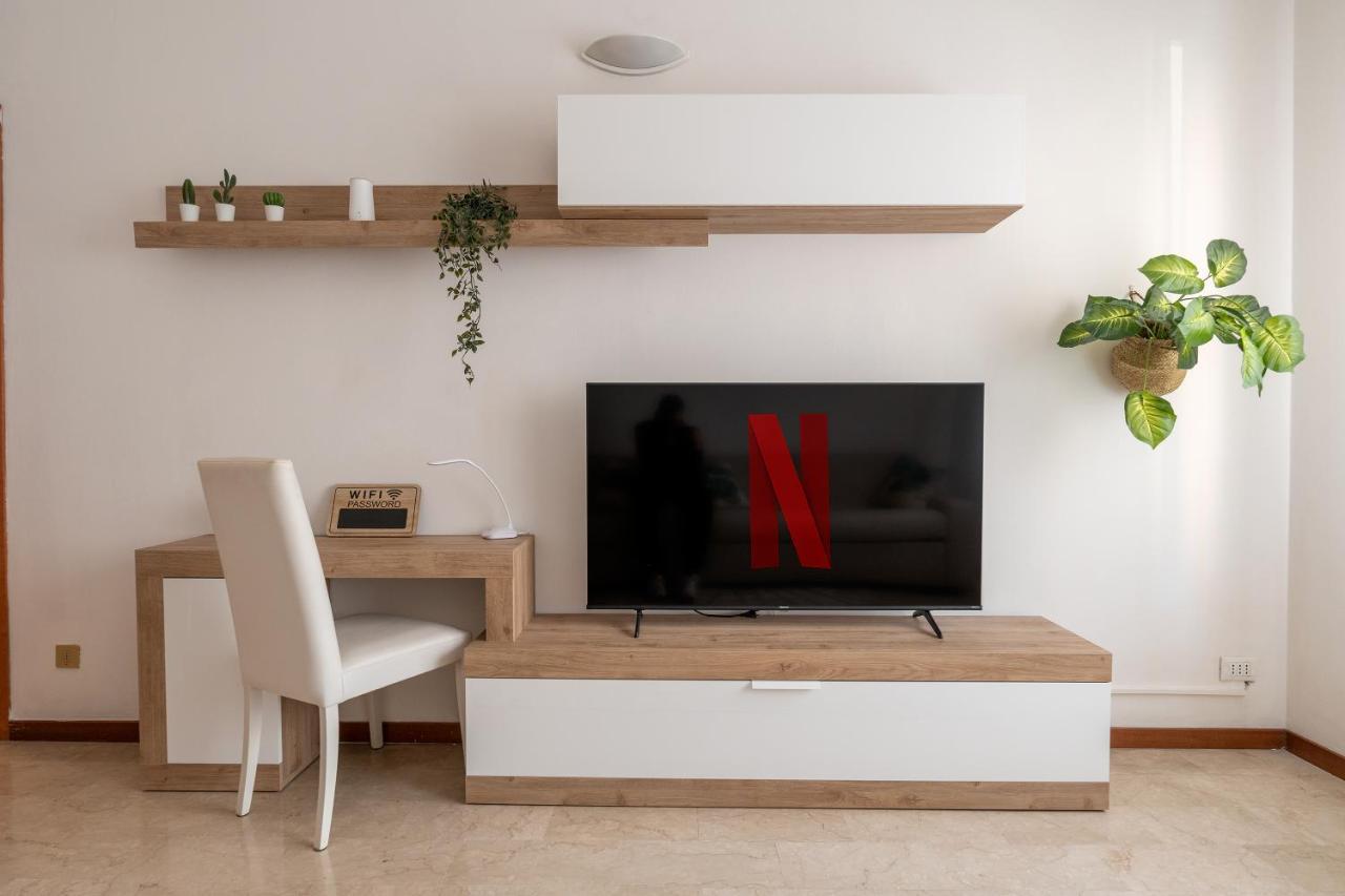 Apartamento San Siro Big House Wifi Netflix Free Parking Milán Exterior foto