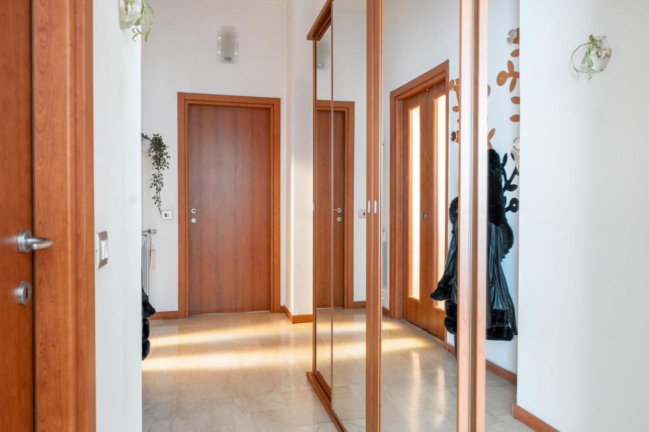 Apartamento San Siro Big House Wifi Netflix Free Parking Milán Exterior foto