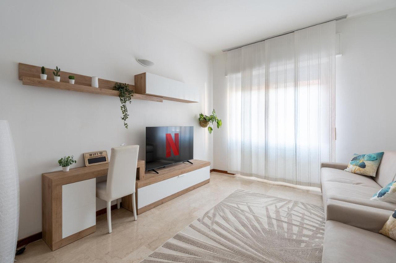 Apartamento San Siro Big House Wifi Netflix Free Parking Milán Exterior foto